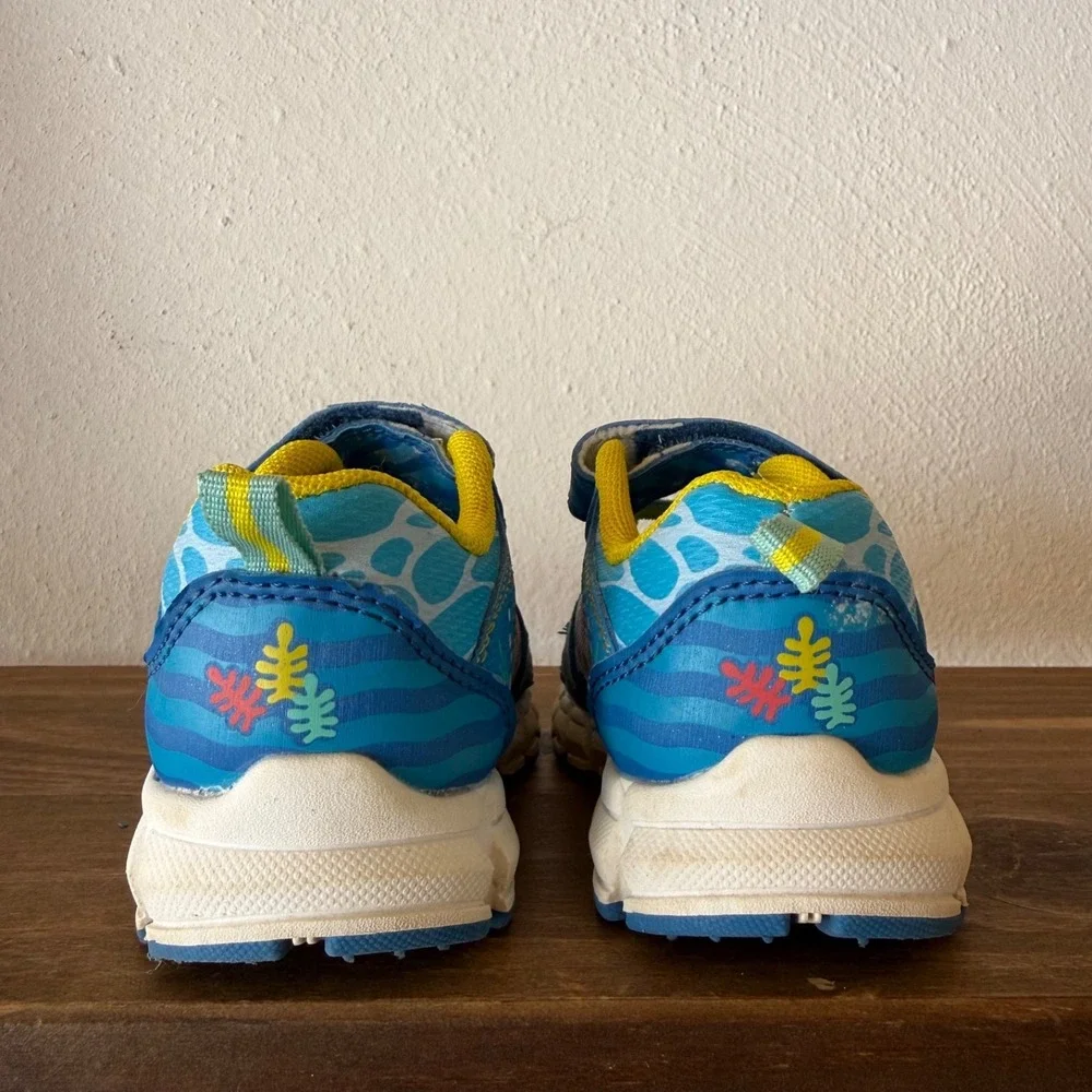 Baby Shark Toddler Sneakers Size 6 Blue Hook & Loop Nickelodeon Pinkfong